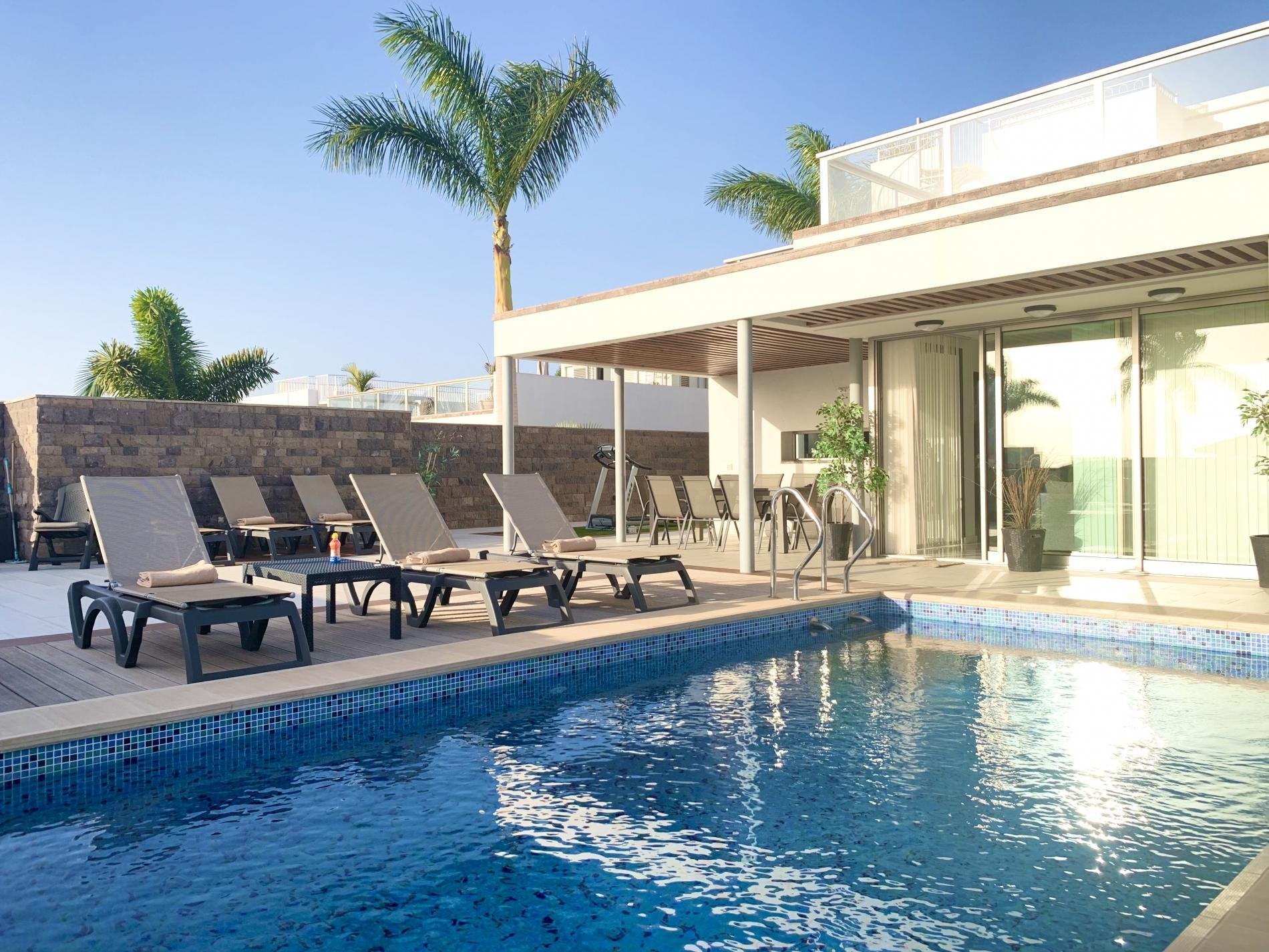 Modern Luxury Quiet Complex Villa in Playas del Duque